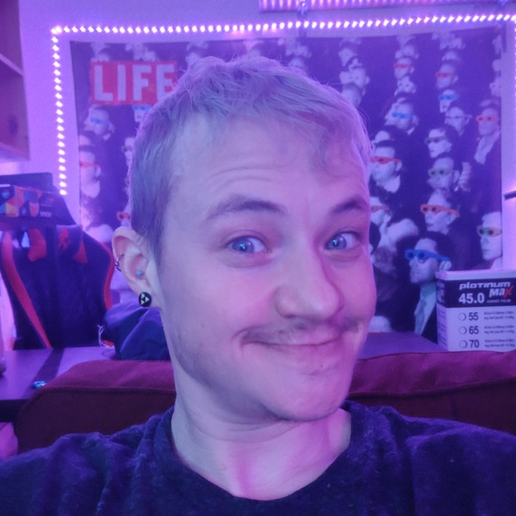 Meet your Posher, Shay - Picture 3 of 4